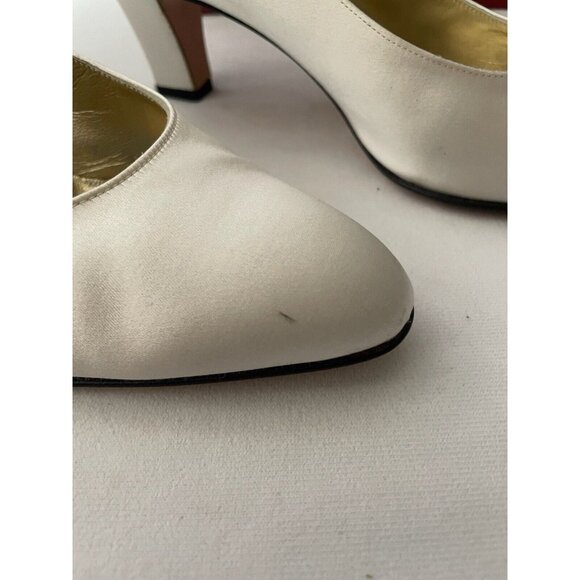 Authentic Salvatore Ferragamo Women's Suede Heels Leather White 7C - Picture 3 of 13